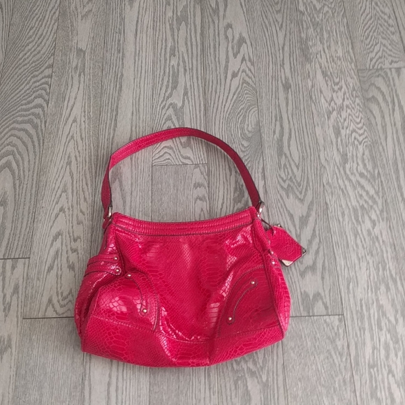 Beautiful red shoulder bag 🏵️🏵️🏵️ - Picture 2 of 8